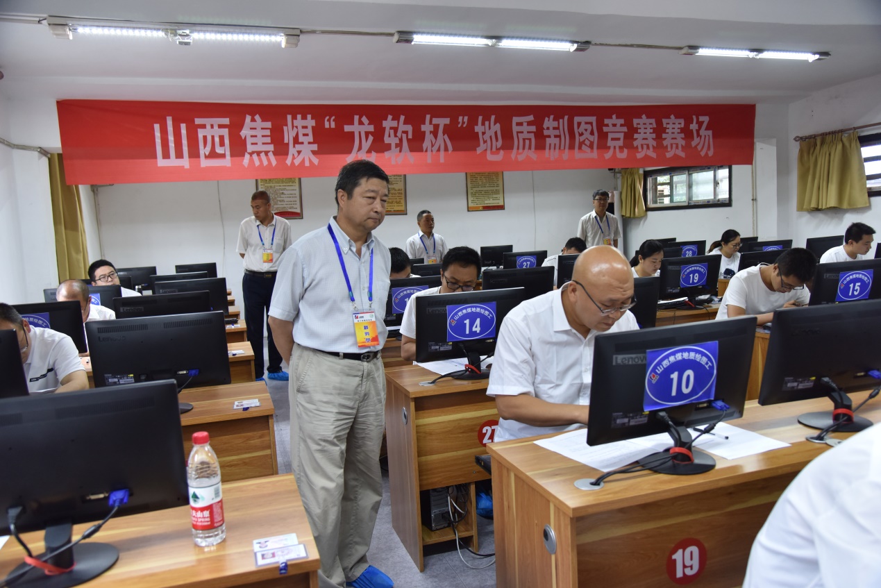 竞赛现场.jpg 竞赛现场.jpg