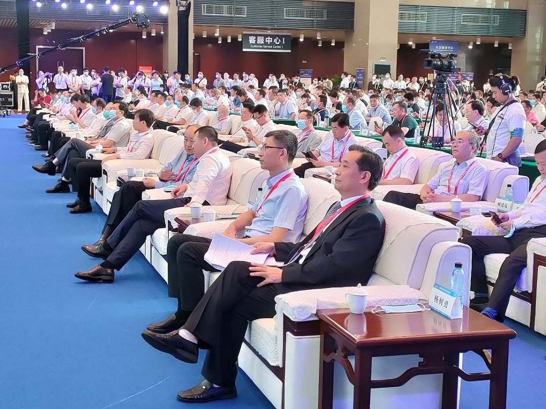 与会领导参加开幕式.jpg 与会领导参加开幕式.jpg