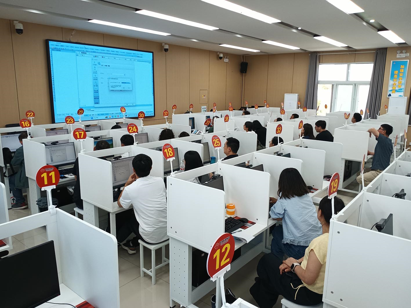 风韵犹存熟妇一区二区三区